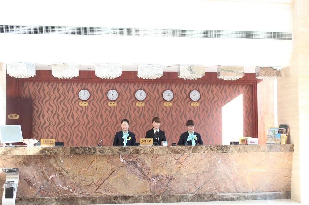 Greentree Inn Shandong Qingdao Wuyishan Road Jiashike Shopping Center Business Hotel Exteriér fotografie